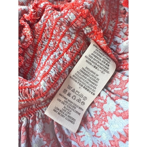 Free People A Bit Of Something Sweet Blouse Smocked Floral Peasant Boho Top XS - Picture 6 of 8